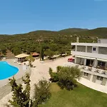 Kardamili Beach Hotel 3* Kardamyli