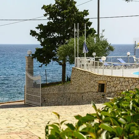 Ξενοδοχείο Kardamili Beach Hotel