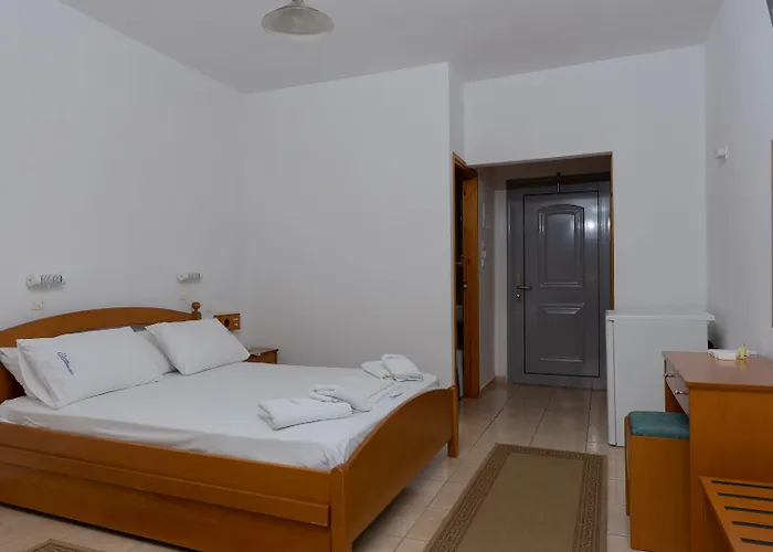 Отель Kardamili Beach Hotel 3*