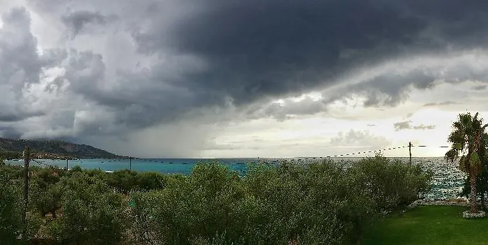 Kardamili Beach Hotel 3*