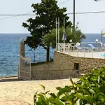 Hotel Kardamili Beach Hotel 3*