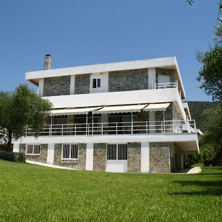 Kardamili Beach Hotel 3*