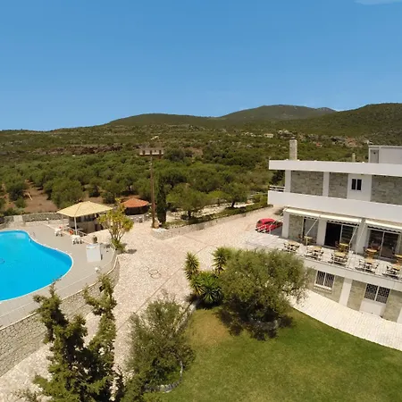 Kardamili Beach Hotel 3* Kardamíli