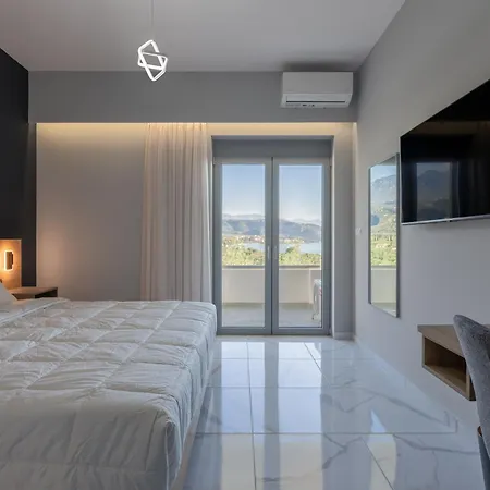 Kardamili Beach Hotel 3* 카르다밀리