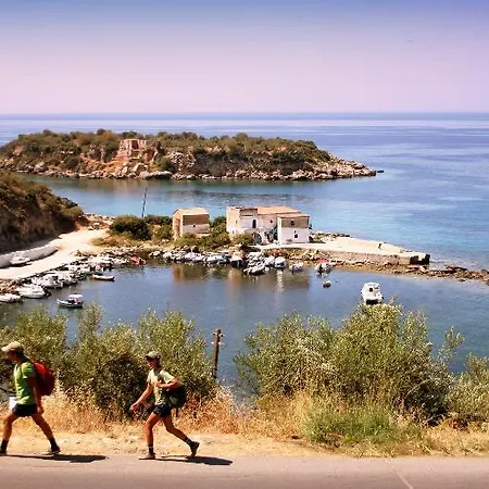 Kardamili Beach Hotel Hotel 3*