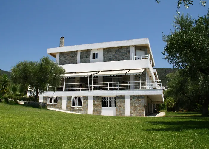 Kardamili Beach Hotel 3*