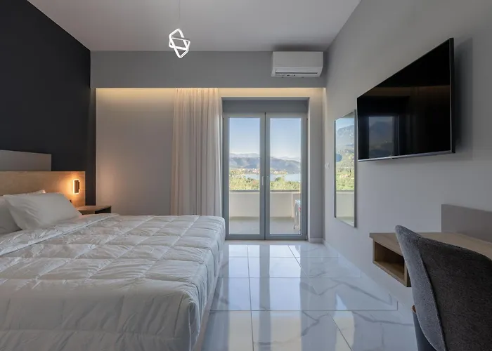 Kardamili Beach Hotel 3* カルダミリ