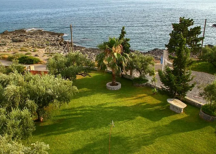 Otel Kardamili Beach Hotel