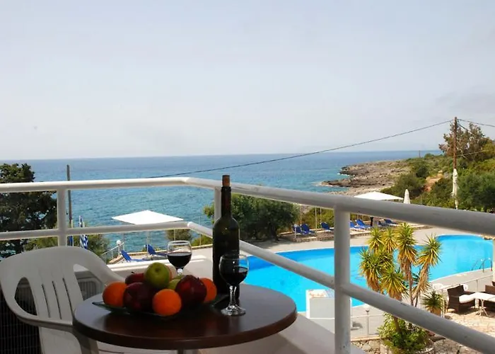 ホテル Kardamili Beach Hotel 3*